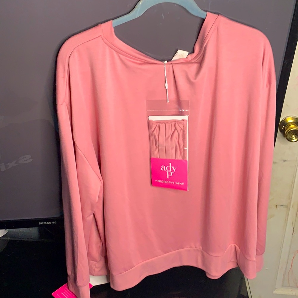 Long sleeve pink tshirt with matching face mask